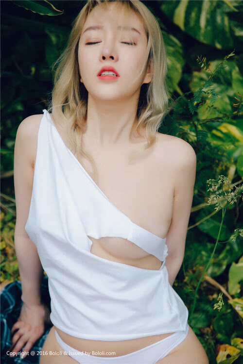 “意甲新秀连续破门,闪耀赛场赢得关注”,意甲新球衣