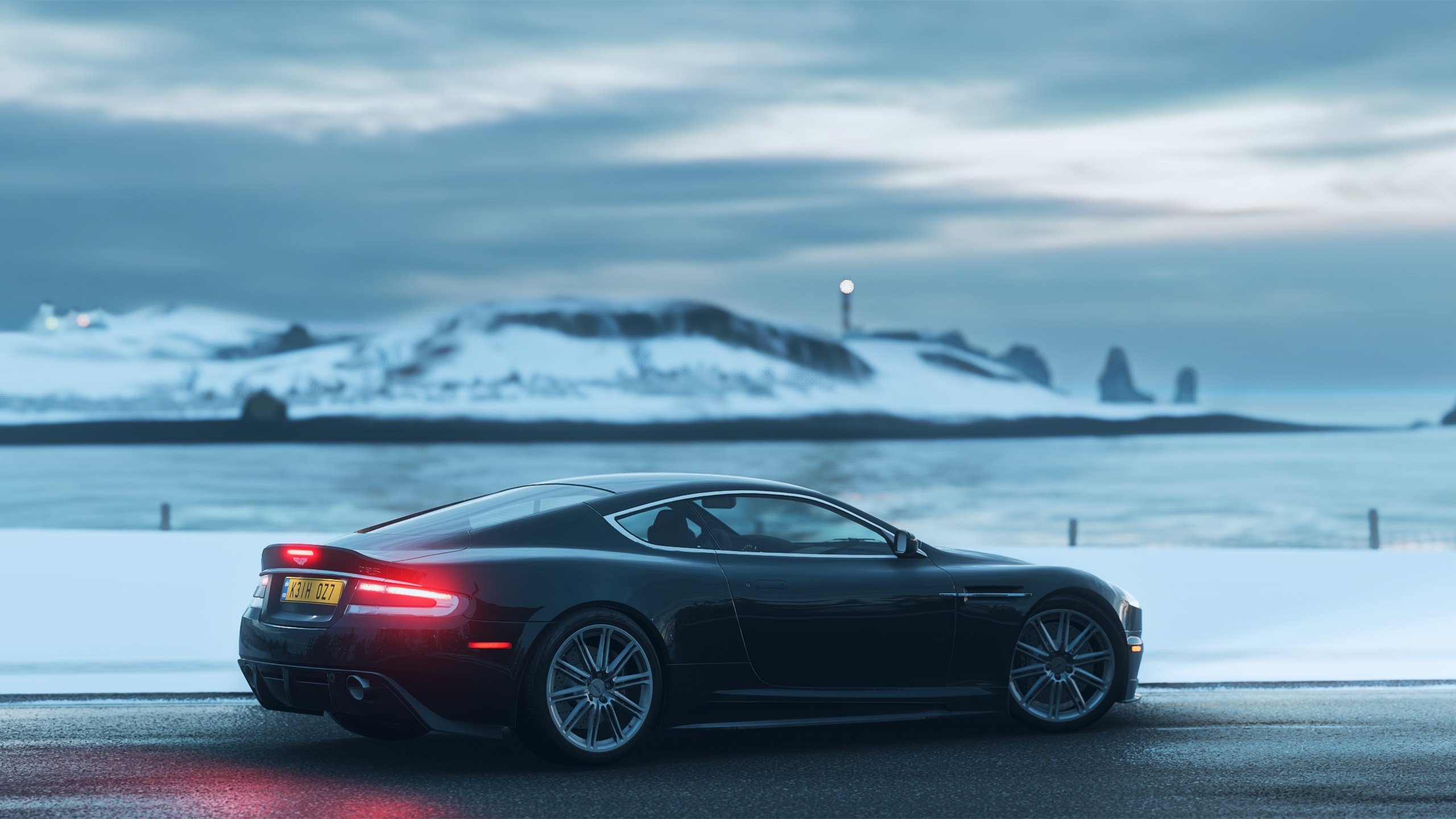 熊猫体育全站-足球豪强再度碰撞，强强对话场面火爆，足球强队取胜的108招操盘