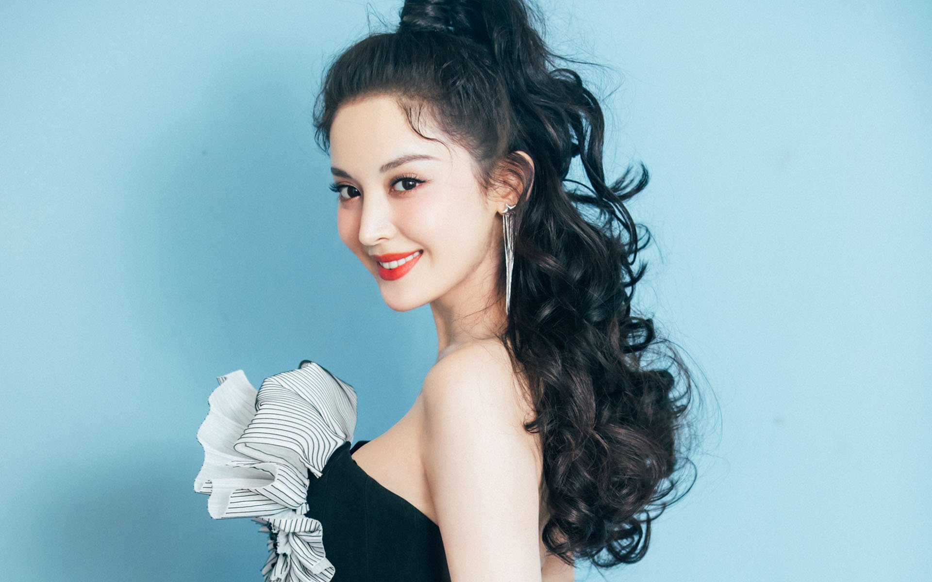 法兰克福前场逼抢激发防线失误,法兰克福最近战绩